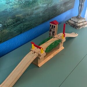 VINTAGE BRIO 3357 Lifting Bridge and tracks 
Green and Red